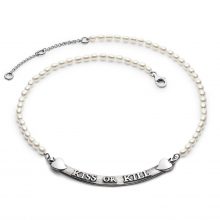 Kiss or Kill - Freshwater pearls necklace